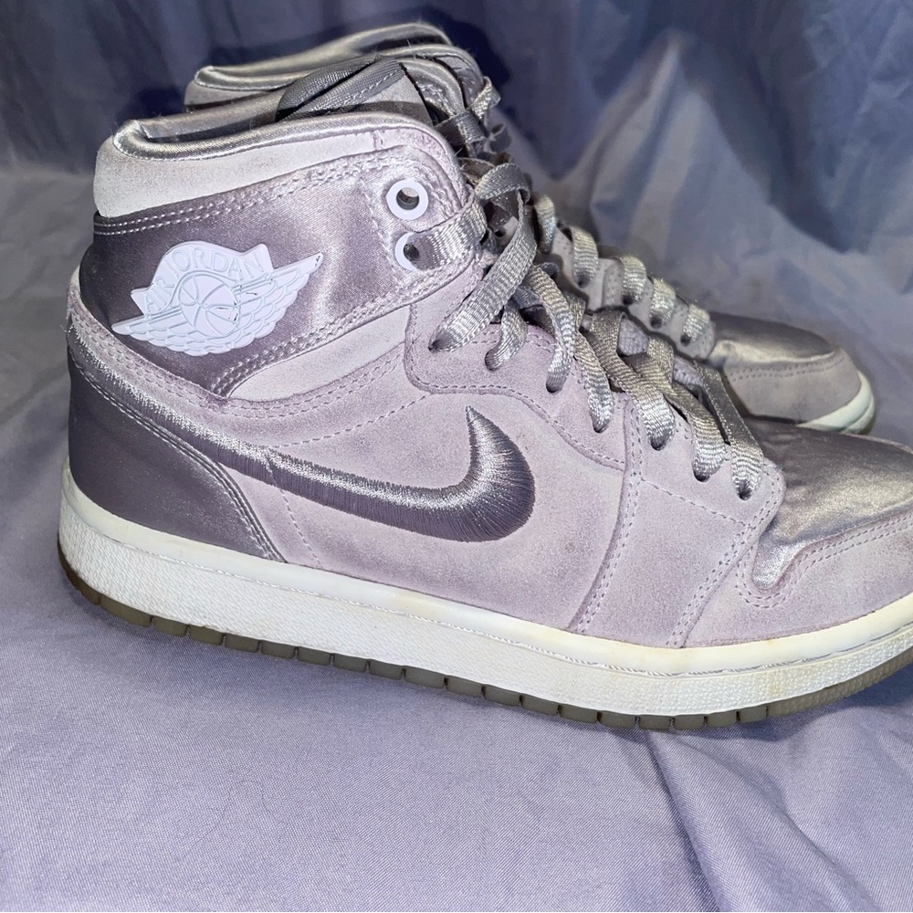 Women’s Air Jordan 1 Mids Size 6.5 Satin/Suede Barely Grape